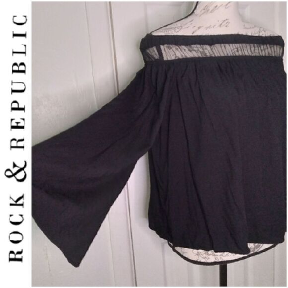 🔥SALE Rock & Republic off the shoulder top - Picture 1 of 6